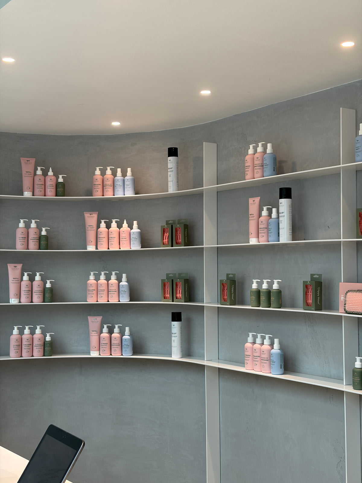 Hair Bar Milano Turati bancone